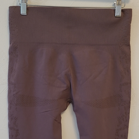 Gymshark Women's Mauve Leggings - Picture 7 of 11